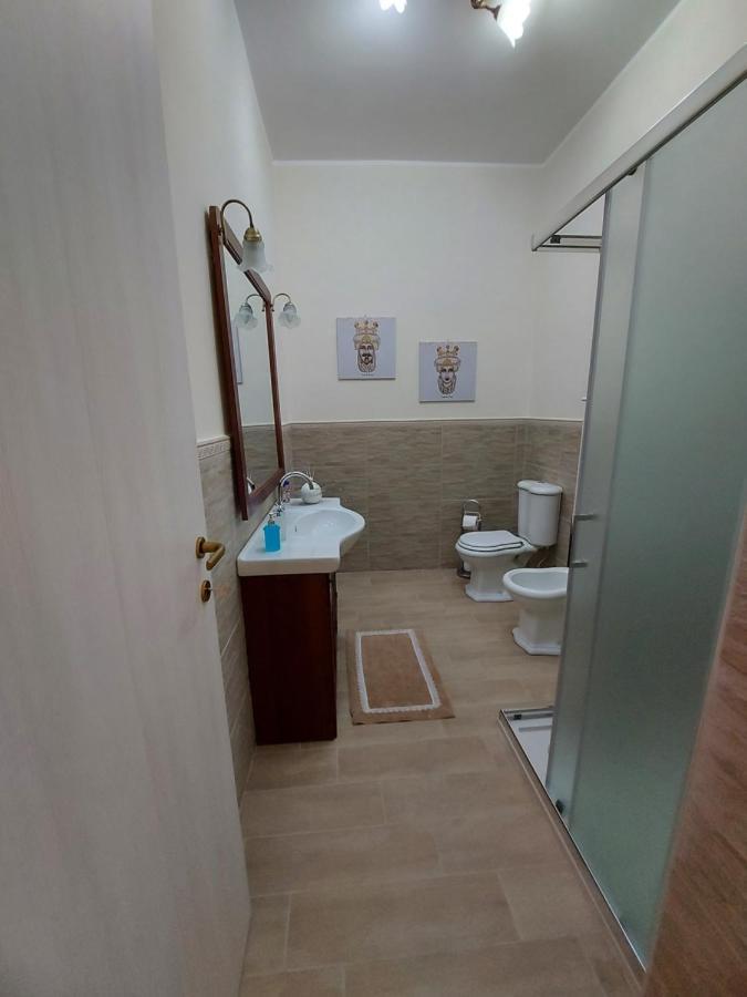 Casa Da Flo' Villa Augusta Ngoại thất bức ảnh